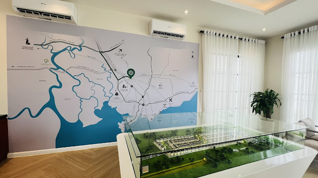 Sa bàn VP đón khách ngay tại dự án Salacia Villas 