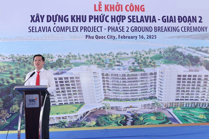 Ông Trần Minh Khoa - chủ tịch UBND TP Phú Quốc phát biểu chúc mừng tại sự kiện