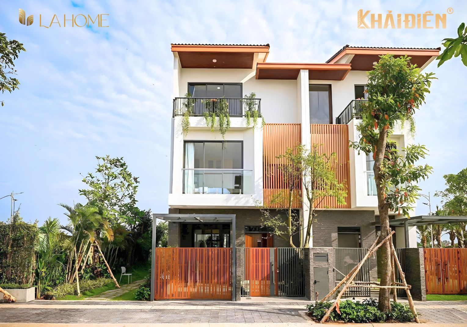 Nhà thực tế LA Home